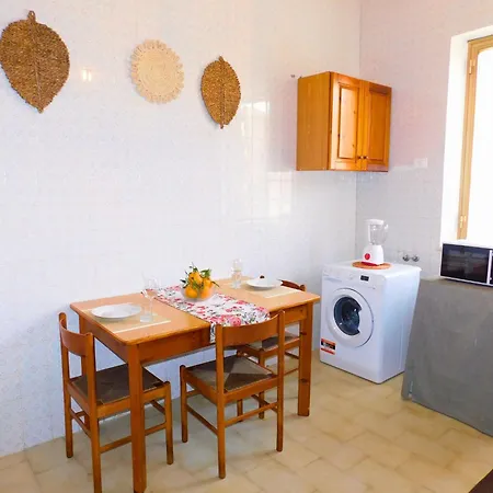 - - Sferracavallo Sul Mare Apartment