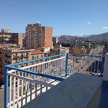 Apartment Di Nick Station *