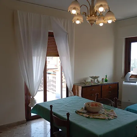 Di Nick Station Apartment