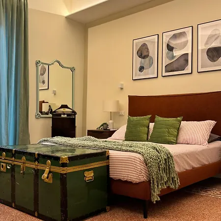 Luxury Cathedral Apartment *