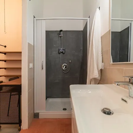 Apartment Rivoluzione9 *
