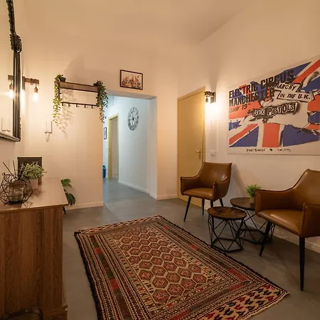 Rivoluzione9 Apartment *