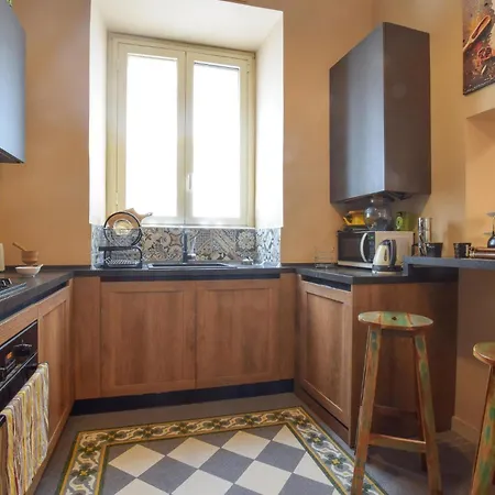 2 Bedroom Awesome In Apartment *