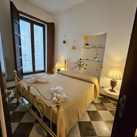 La Rosa Bianca Della Vucciria Palerme