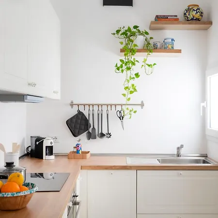 With Love, 4 Apartamento