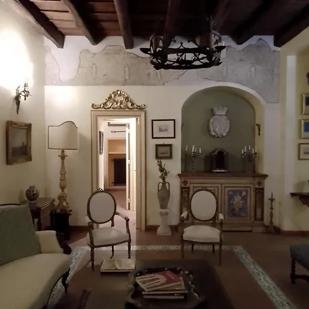 Principe Di Castelnuovo Historical לינה וארוחת בוקר *