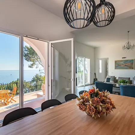 Villa Con Accesso Al Mare E Vista Mozzafiato