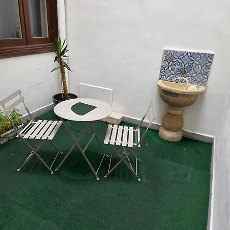Dietro Il Massimo Guest house *