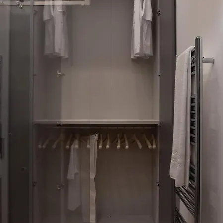 G Cave 125 Boutique Apartment