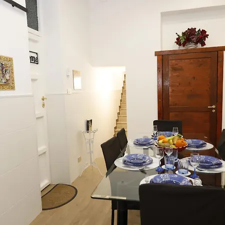 Amy House Apartment