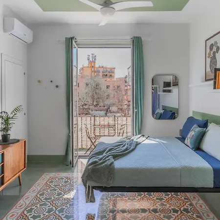 Flowery Floor & Apartment