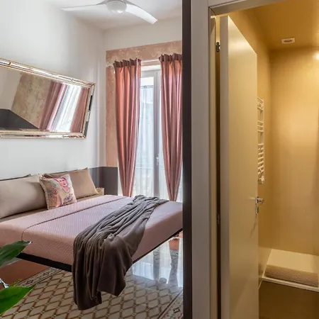 Flowery Floor & Apartment