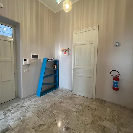 Apartment La Casa Del Marchingegno By World Palermo