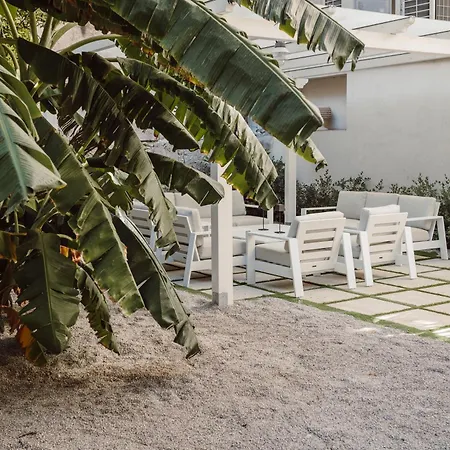 Hrd Luxury Guest house