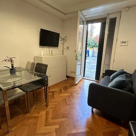 Apartment Cortile Caravello 8