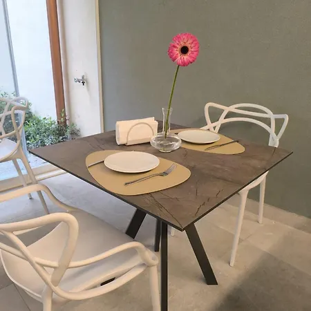 Hrd Luxury Guest house