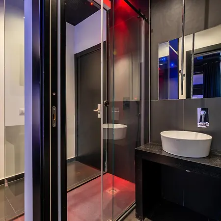 Alojamento de Acomodação e Pequeno-almoço Maximum Hub Suite&spa 2*