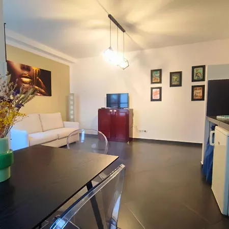 La Residenza Dell' Alloro Apartment *