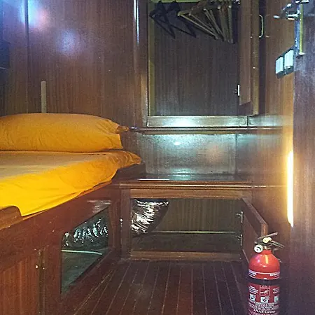 Osman Aga Hotel en barco Palermo