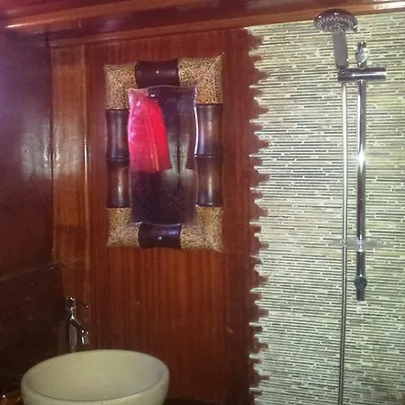 Osman Aga Hotel en barco *