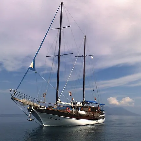 Ariva Ii Botel *