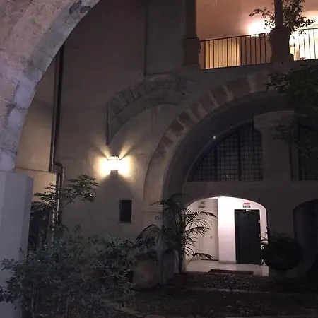 Guest house Da Cristina Palazzo Atanasio 2*