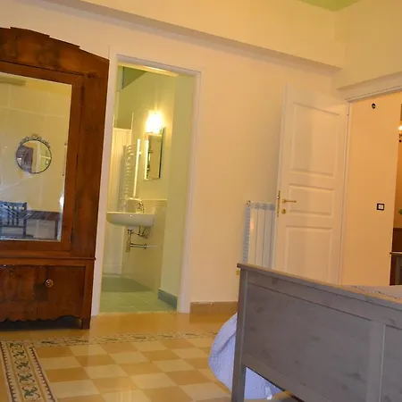 Alojamento de Acomodação e Pequeno-almoço Palazzo Corvino