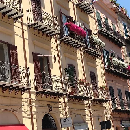 Bed & Breakfast White 3*
