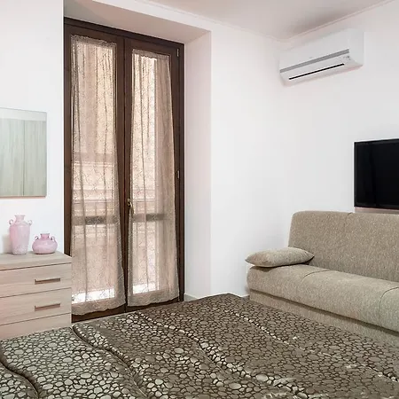 Casa Petra Ai Quattro Canti Apartment *