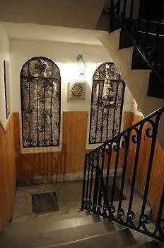 Nuovo Cortile 3* פלרמו
