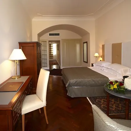 Hotel Grand Piazza Borsa 4*