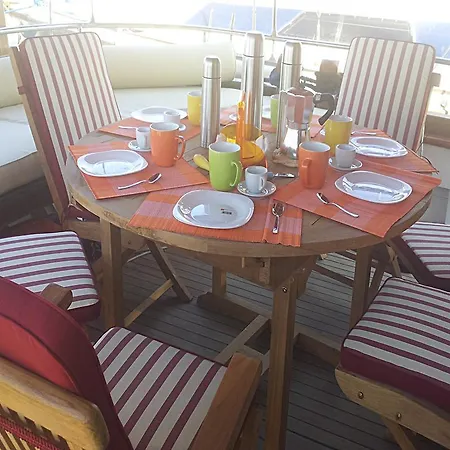 Osman Aga Hotel en barco *