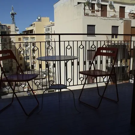 A Tre Passi Dal Centro