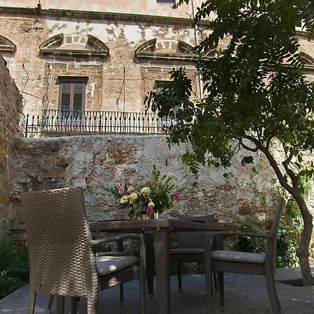 Il Giardino Di Ballaro Boutique فندق مبيت وإفطار 3*