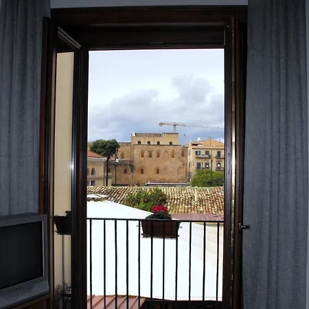 Casa Degli Artisti 3* Palermo