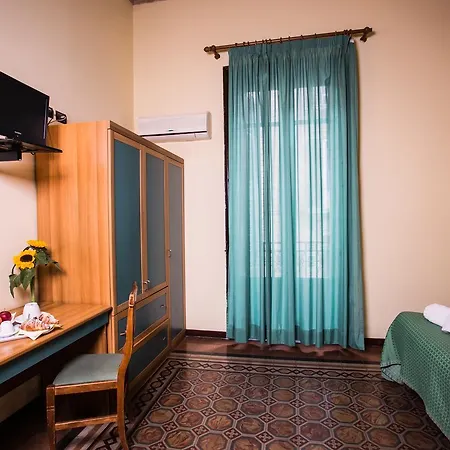 Otel Italia 2*