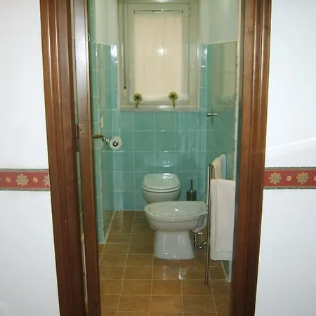 Dietro Il Politeama 2*