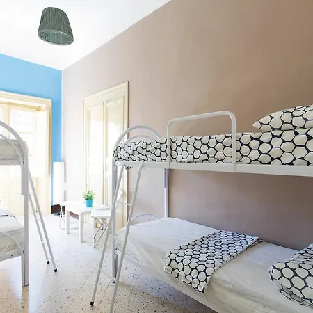 Sunshine Hostal