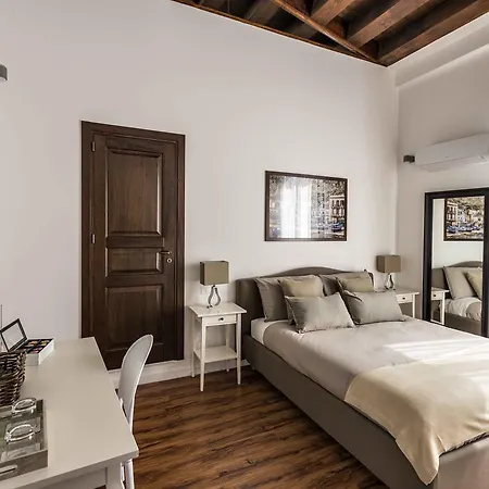 Casa Nostra 2*