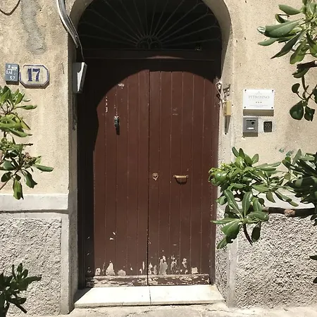 Petrosino בית הארחה פלרמו