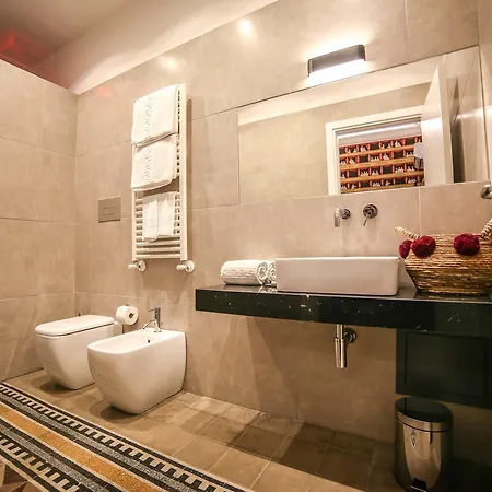 Family Affair Luxury Rooms&suites 2*