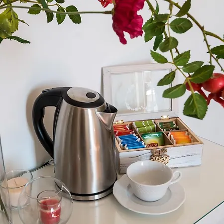 Ai Lattarini House B&B 2*