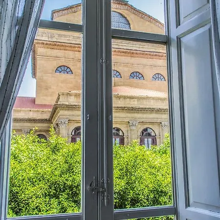 Bed & Breakfast La Finestra Sul Massimo 2*