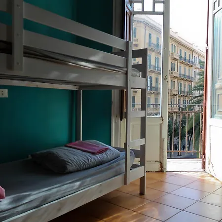 Hostal On The Way Palermo