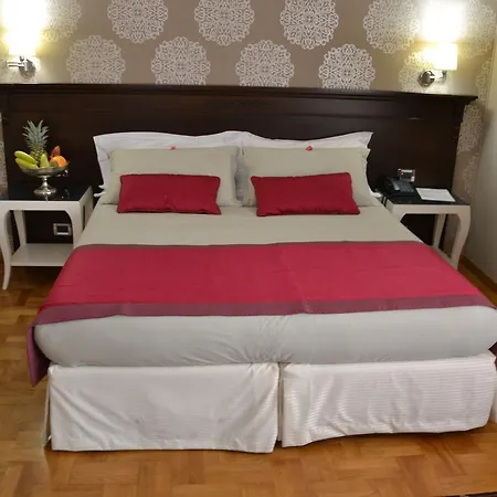 Hotel Gallery House 3*