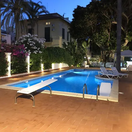 Guest house Liberty Luxury *