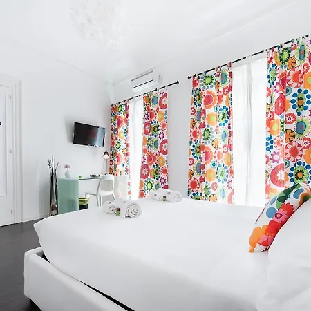 Bed & Breakfast White