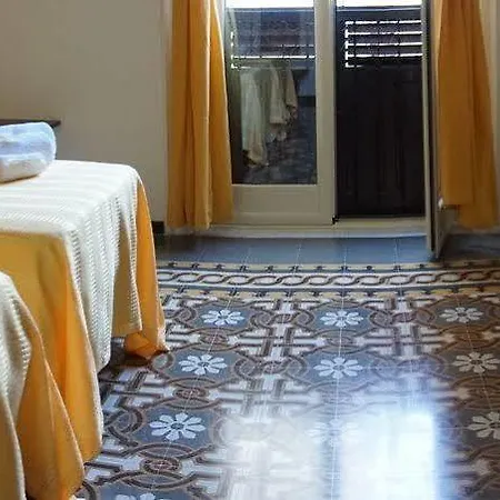 La Casa Dei Limoni Bed & Breakfast 2*
