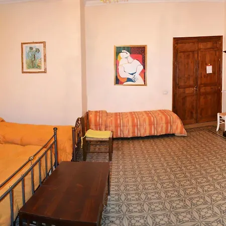 Casa Degli Artisti Bed & Breakfast 3*