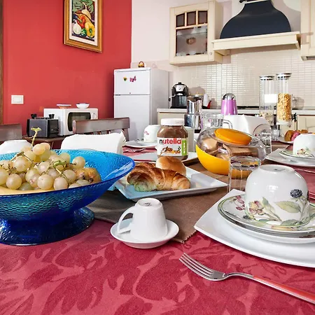 Bed & Breakfast Casa Degli Artisti 3*